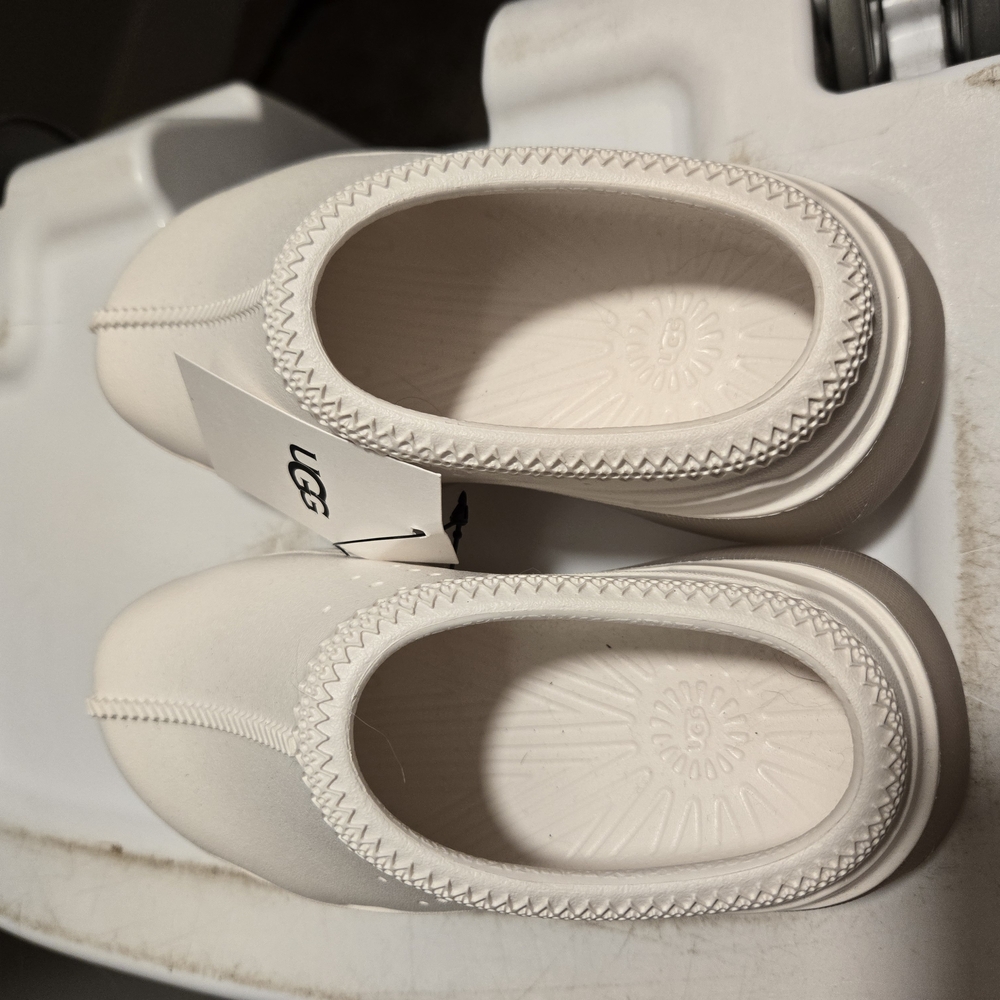 UGG Kids Boots in Cream